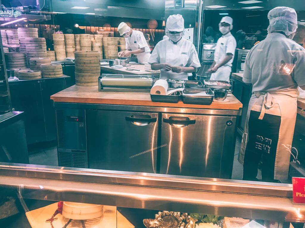 Din_Tai_fung kitchen